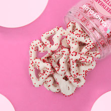 Load image into Gallery viewer, candy club - sweetheart pretzels

